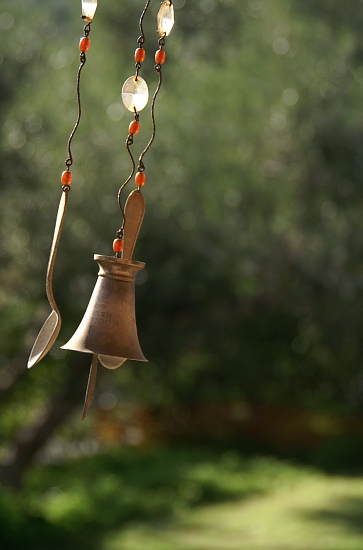 PICT1635 small wind chime 6-12-2011.jpg - 120026 Bytes